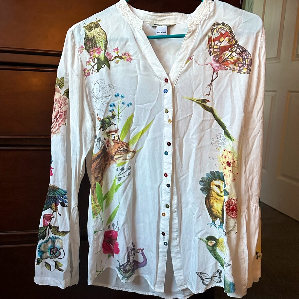 Selling because it’s not my style. Worn once.